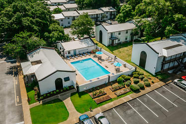 Kingswood Apartments & Townhomes - Mobile, AL