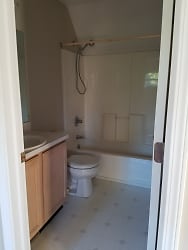 1.5 bathrooms