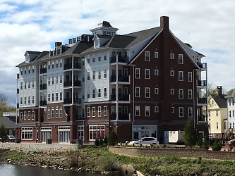 100 First St unit 305 - Dover, NH