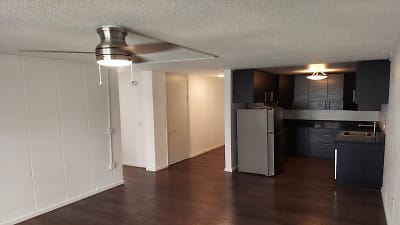 4916 SW 56th Ave - Portland, OR