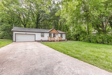 7340 McCormack Dr - Middle Valley, TN