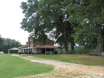 348 Burkes Farm Dr - Pittsboro, NC