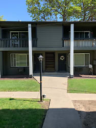 Colonial Manor 1509 Browne Ave. Apartments - Yakima, WA