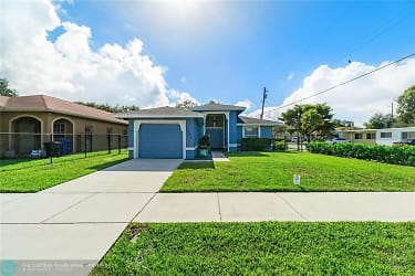 1028 NW 5th Ct - Fort Lauderdale, FL
