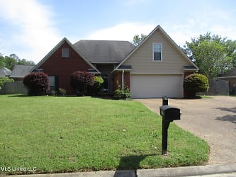 1066 Bayberry Dr - Flowood, MS