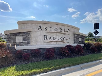 33947 Astoria Cir - Wesley Chapel, FL
