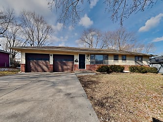 7404 Hedges Ave - Raytown, MO
