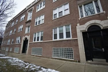 4547 N Albany Ave - Chicago, IL