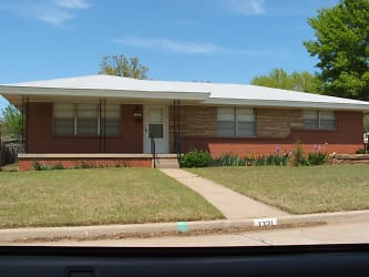 1321 Lindale Ave - Norman, OK