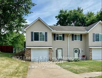 321 NW Gibson Rd unit 323 - Lees Summit, MO