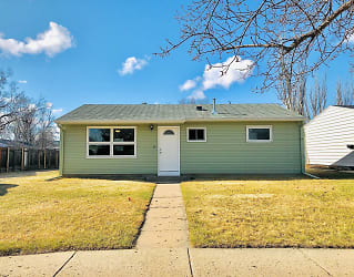 509 25th Ave NW - Minot, ND