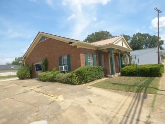 535 Pearl River Ave - Mccomb, MS