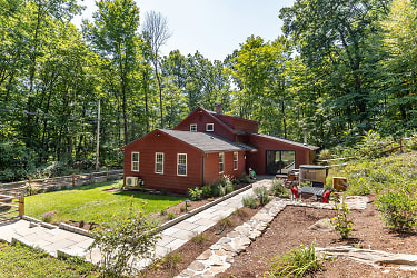 41 Frenchmans Rd - New Milford, CT