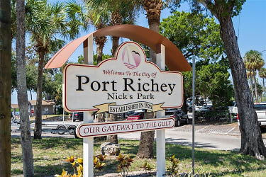 4620 Bay Blvd #1115 - Port Richey, FL