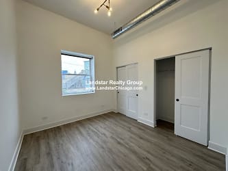 4731 N Western Ave - Chicago, IL