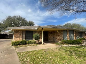 4508 Mill Pond Ct - Fort Worth, TX