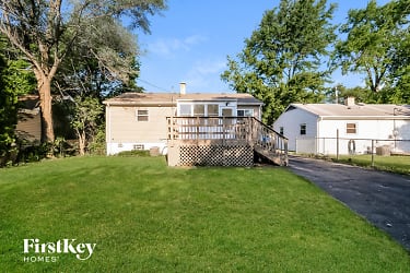 47 Heather Dr - Crystal Lake, IL