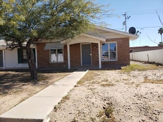 13239 S Laredo Rd - Arizona City, AZ