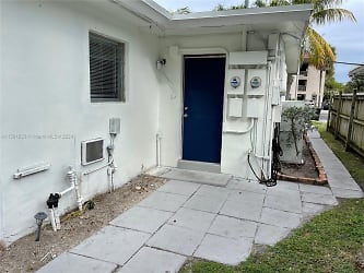 3017 NE 21st Terrace #1 - Fort Lauderdale, FL