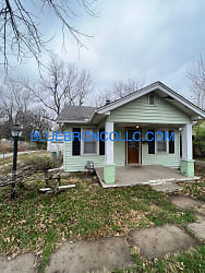 2544 S Overton Ave - Independence, MO
