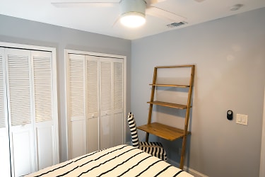 Room For Rent - Valrico, FL