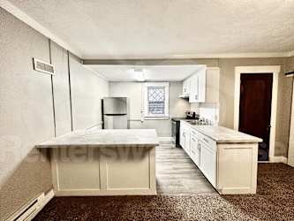 2500 grand ave - Des Moines, IA