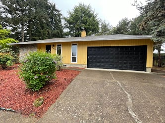 11825 SW Schollwood Ct - Tigard, OR
