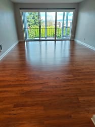 4210-4230 S View Point Ter - Portland, OR