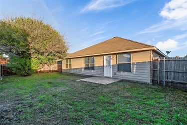 2811 Briarbrook Dr - Seagoville, TX