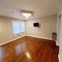 4808 Beaufort Ave - Baltimore, MD