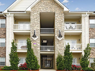 The Pointe Conway Apartments - Conway, AR