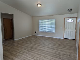 5296 W Hedgewood Ave - Living Room (1).png