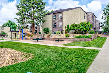 Sterling Heights Apartments - Greeley, CO