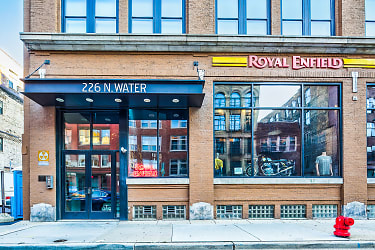 Mitchell On Water Apartments - Milwaukee, WI