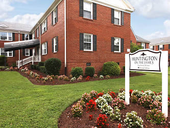 Huntington On The James Apartments - Newport News, VA