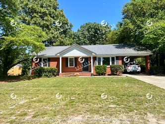 1829 Roxie Ave - Fayetteville, NC