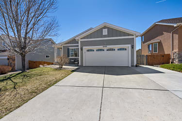 8440 Brook Valley Dr - Fountain, CO