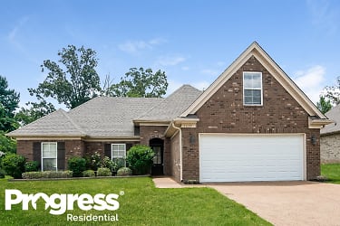 2639 Cherry Tree Dr - Southaven, MS