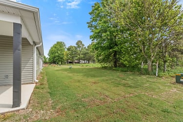 2307 N Heritage Ranch Dr - Siloam Springs, AR