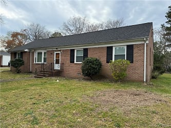904 Forestview Dr - Colonial Heights, VA