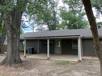 405 E North St - Lindale, TX
