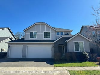 10400 NW 307th Ave - North Plains, OR