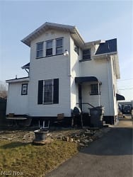 514 Lee Ave - Youngstown, OH