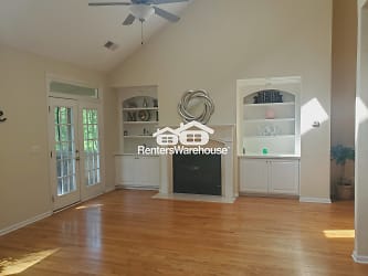 6395 Queens Court Trace - Mableton, GA