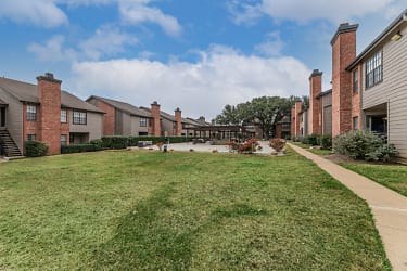 Walnut Creek Apartments - Arlington, TX