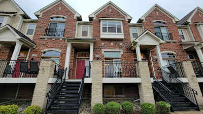 1526 Lake Ridge Ct - Mundelein, IL