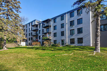 Interlachen Court Apartments - Edina, MN