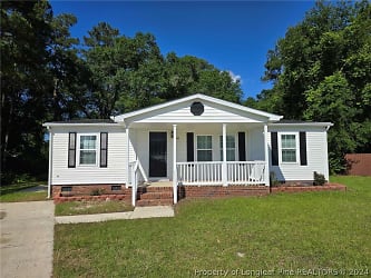 4913 Charger Ct - Fayetteville, NC