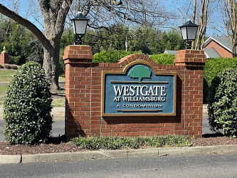 401 Westgate Cir - Williamsburg, VA