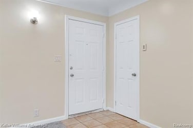 4712 Academy St - Dearborn Heights, MI